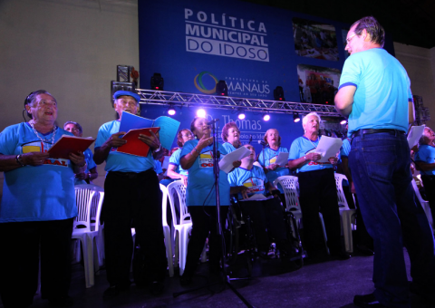 Coral de idosos do PMI emociona em concerto natalino