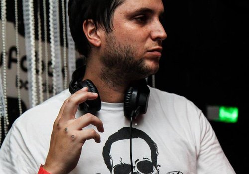 DJ L_cio se apresenta em festa exclusiva em Manaus