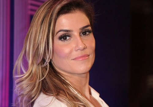 Deborah Secco confessa: "Já fui traída e deixada"