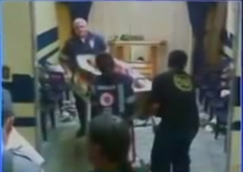 Velório é interrompido após defunto segurar mão de amiga