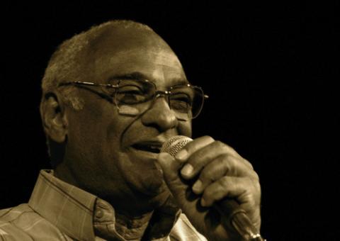 Compositor Delcio Carvalho morre aos 74 anos