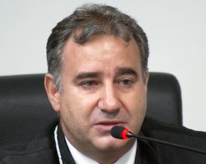 Por  ter advogado para Braga, juiz  pode ser impedido de atuar em processos de interesse do senador  