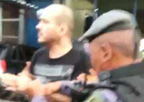 Após acidente, delegado do 9º DIP se exalta, enfrenta PM e é preso