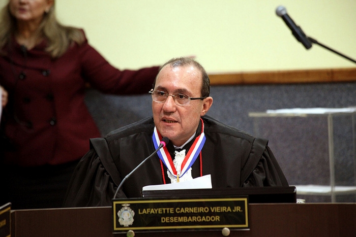 Justiça cassa liminar e prefeitura retoma licitação do transporte alternativo