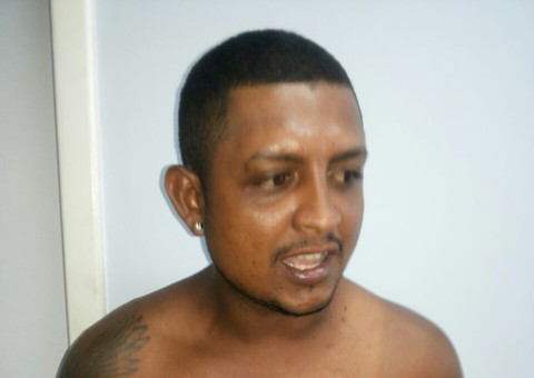 Foragido do Compaj rouba pedestre depois de um "mata-leão"