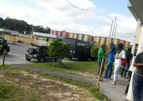 Examinadores e instrutores presos no CT do Detran