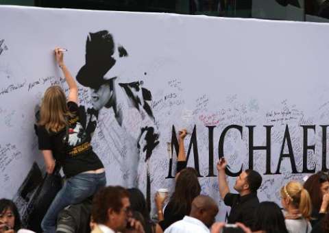 Álbum de Michael Jackson "Xscape" é lançado nos EUA