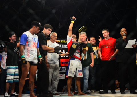 Bitetti Combat 19 tem sucesso de público e Andrezinho Nogueira (CE) leva o cinturão dos leves