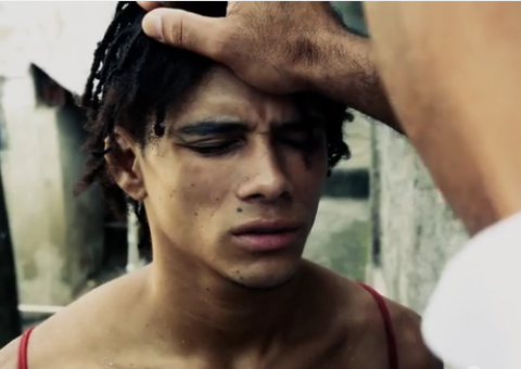 Dançarino do Esquenta encenou própria morte em filme. Veja