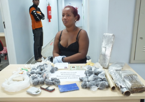 Manicura é presa com mais de 4 kg de drogas no bairro Compensa 1