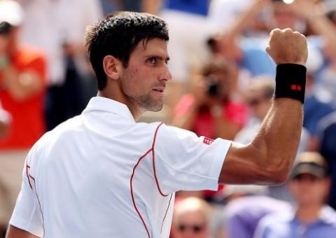 Djokovic passeia no US Open, Murray sofre para derrotar argentino