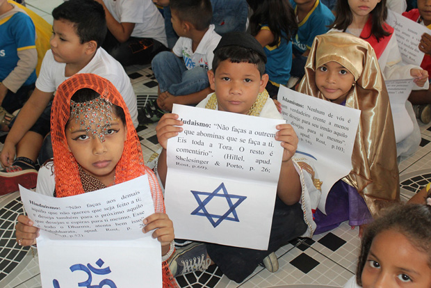 Mais de mil alunos participam de evento pela paz 