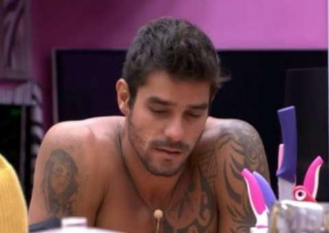 Diego confessa que no passado foi dependente químico