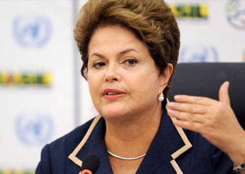 Justiça Eleitoral suspende propaganda de Dilma sobre “Mais Médicos”