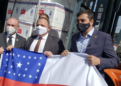 Governador Wilson Lima recebe 256 mil doses da vacina contra Covid-19