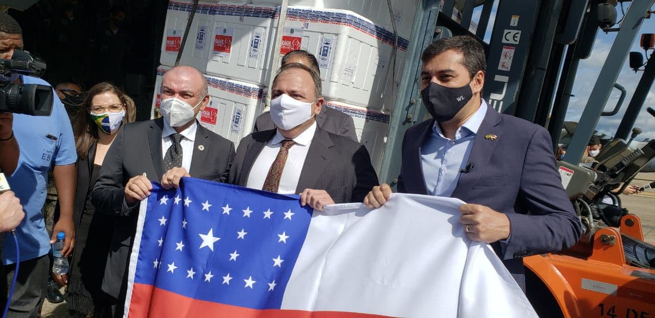 Governador Wilson Lima recebe 256 mil doses da vacina contra Covid-19