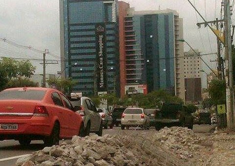 Ajustamento urbano promove recuo de imóvel e construção de calçada