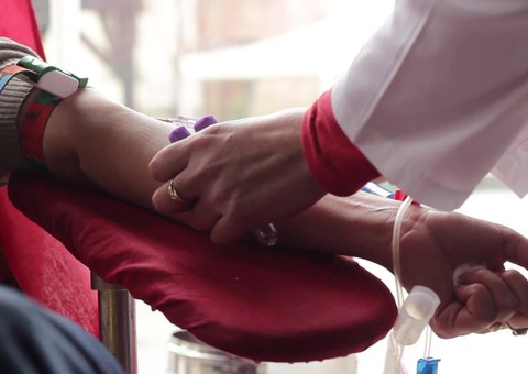 Hemoam se une a artistas de MPB para atrair doadores de sangue no Carnaval  