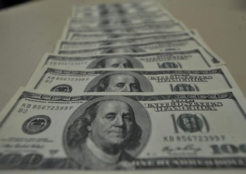  Dólar passa de R$ 2,83 e fecha na maior cotação em mais de dez anos