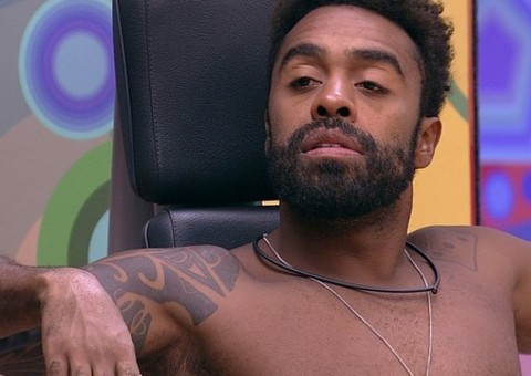 BBB 15: Douglas diz que já bateu em mulher duas vezes