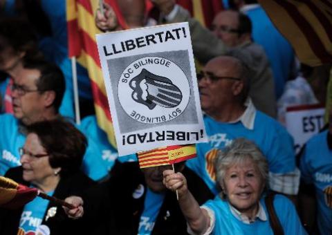 Estudo demonstra que falar dois idiomas pode retardar a demência