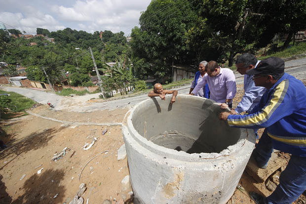 Bairros de Manaus recebem serviços de drenagem