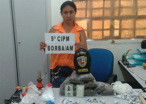 Mulher é presa 2 kg de maconha no Amazonas