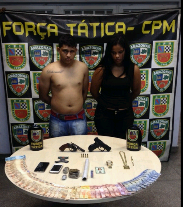 Casal é preso na Zona Leste por porte de arma e tráfico de droga 