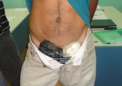 Homem com droga escondida na cueca é preso na Zona Sul