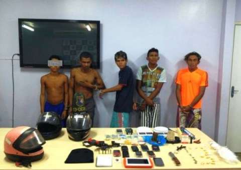 Suspeito de tráficos são presos no Fazendinha