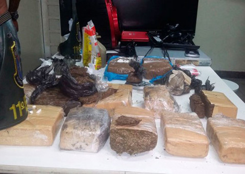 Em Parintins, polícia apreende quase 10 quilos de drogas