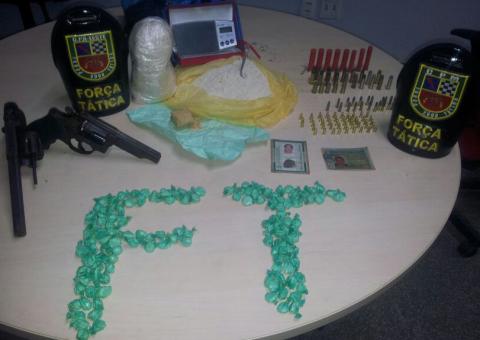 Casal é preso por tráfico de drogas