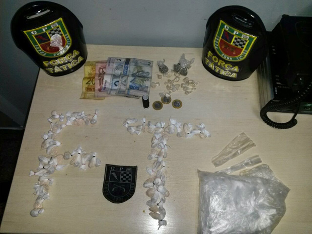 Força Tática prende três homens por suposto trafico de drogas 