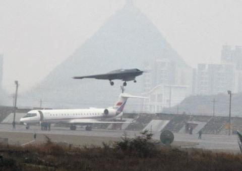 China faz primeiro voo teste de drone imune a radares