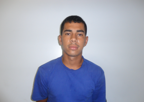 Borracheiro é preso com 113 trouxinhas de drogas no Morro da Liberdade