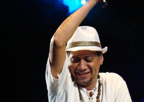 Bar Botique apresenta Cleber Cruz nesta sexta