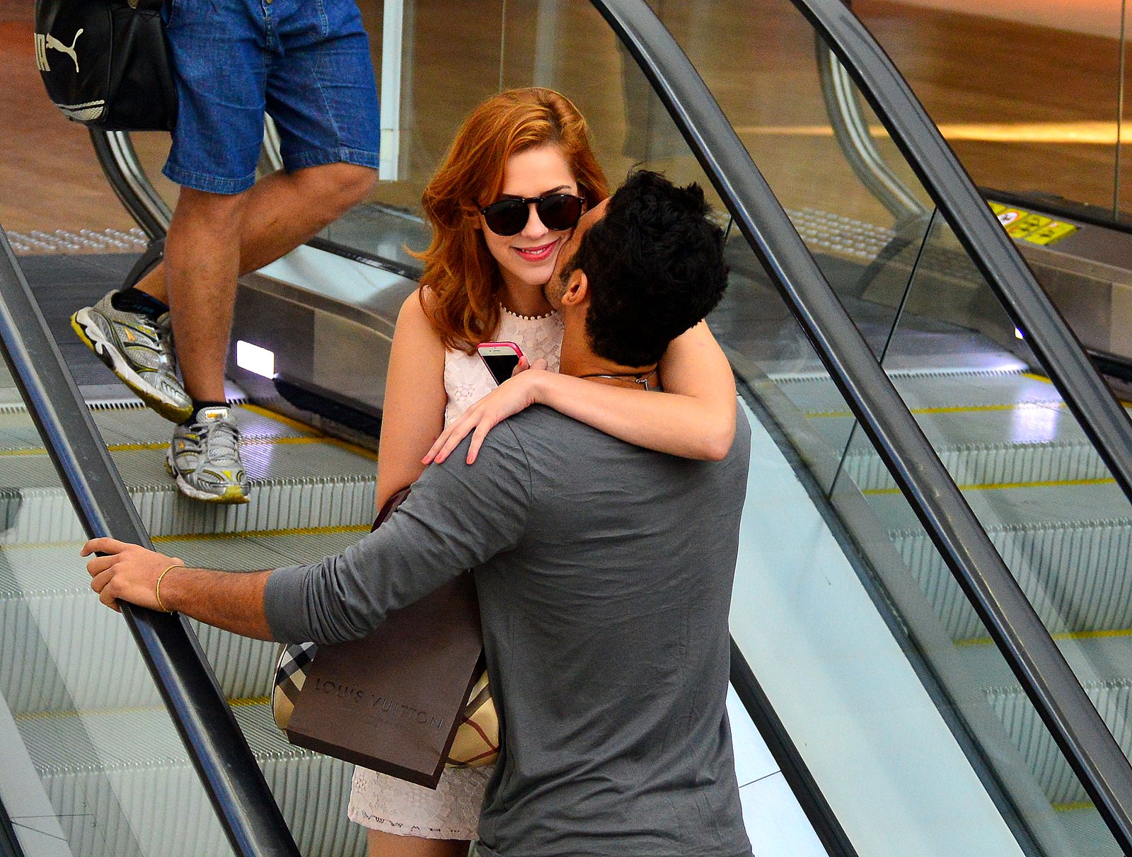 Sophia Abrahão e Sérgio Malheiros mostram que são casal fora da novela