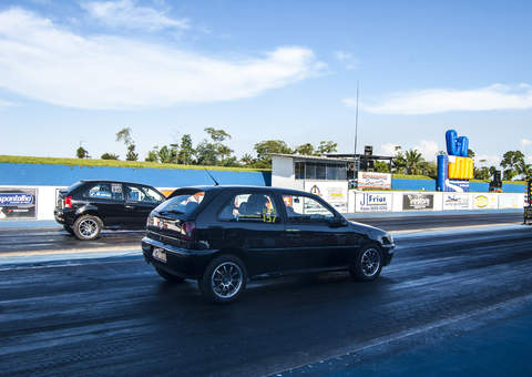 Pilotos e preparadores prontos para Campeonato Amazonense de Arrancada