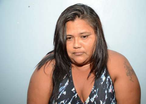 Mulher é presa por tráfico e por usar a própria filha como 'aviãozinho'