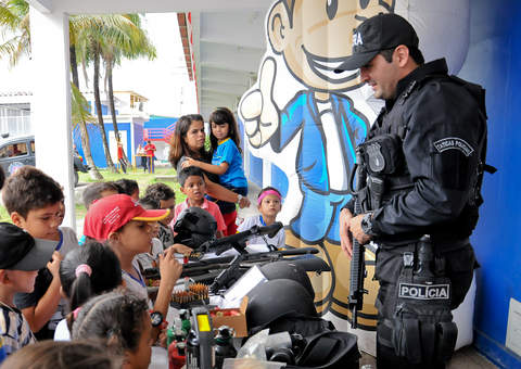 Polícia Civil reúne mais de 100 pequenos para festejar o Dia das Crianças