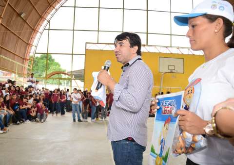 "Delegado Legal" aproxima Polícia Civil da comunidade com palestras educativas