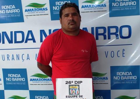 Homem é preso com 92 trouxinhas