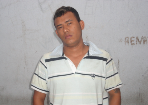 Dupla é presa no Riacho Doce 2 após roubar veículo e celulares