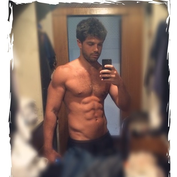 Duda Nagle exibe tanquinho de perder o fôlego