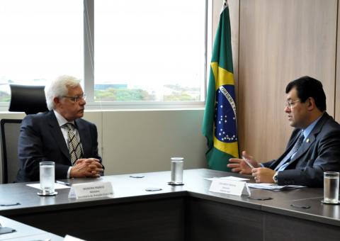 Ministro diz que voos para o interior do AM serão retomados na próxima semana