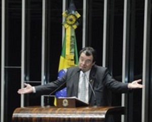 Eduardo Braga  “é o maior inimigo da ZFM", acusa deputado