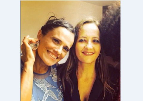 Zélia Duncan se casa com atriz Claudia Netto