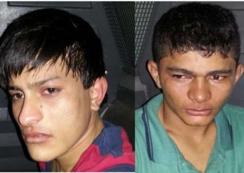 Dupla armada viajava em moto com placa adulterada