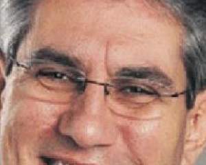 Durango sai de cena.