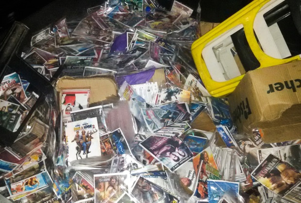  Mais de 15 mil CDs e DVDs piratas são apreendidos no T3